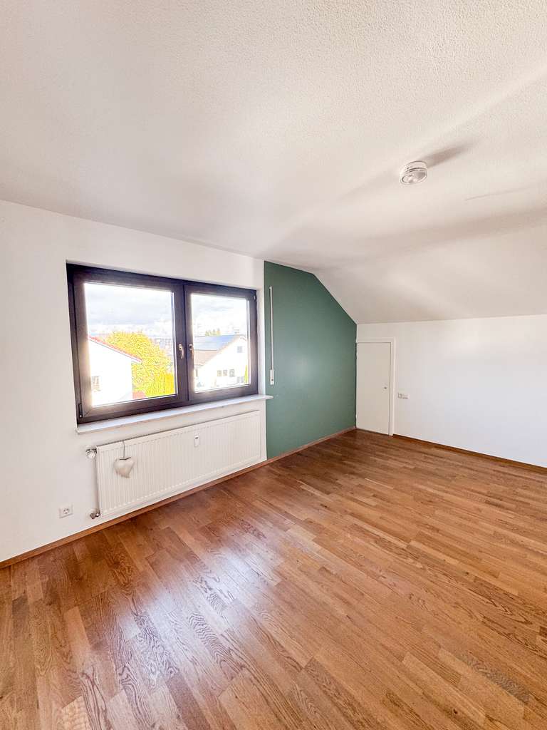 Immobilie in Allmersbach im Tal - Vielseitiges Mehrfamilienhaus mit über 320 m² Wohnfläche in begehrter Wohnlage - Bild 3