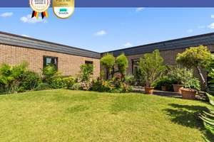 Attraktives Einfamilien-Winkel-Atriumhaus mit Flachdach in Köln