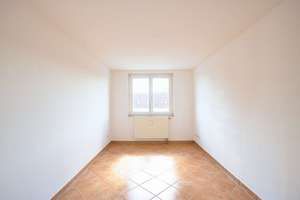 +++ Bezugsfreie und Stilvolle 3-Zimmer-Dachgeschosswohnung mit Altbaucharme in Dresden-Trachau +++ – Die vollständige Adresse der Immobilie erhältst du vom Anbieter., 1139 Mickten, Dresden – Vorschaubild 24
