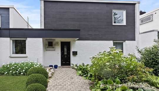 Bild von Familientraum in TOPLAGE Wiesbaden-Nordenstadt: EFH mit Garten, Garage und Ausbaureserve!