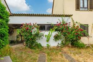 Würzburg-Frauenland: Maisonettewohnung mit Balkon, Garten, Kamin und Stellplatz im 2-Familienhaus – Die vollständige Adresse der Immobilie erhältst du vom Anbieter., 97074 Frauenland, Würzburg – Vorschaubild 2