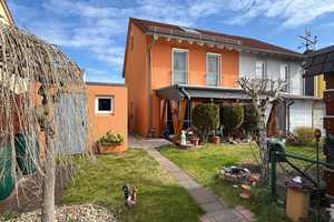Schöne Doppelhaushälfte mit 5 Zimmern, Werkstatt und Doppelcarport in Toplage – Hans Sachs Straße 6, 14656 Havelland (Kreis) – Vorschaubild 1