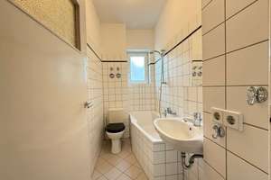 Renovierungsbedürftige 2-Zimmerwohnung mit Balkon in Prenzlauer Berg! – Die vollständige Adresse der Immobilie erhältst du vom Anbieter., 10409 Prenzlauer Berg, Berlin – Vorschaubild 4