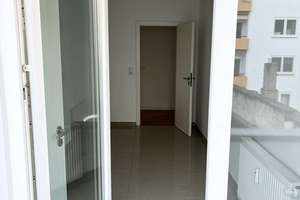 ***Zentrale Lage: 4 helle, schöne Räumlichkeiten, gleichmäßiger Schnitt, Balkon*** – Bonifaziusplatz 2, 55118 Neustadt, Mainz – Vorschaubild 5