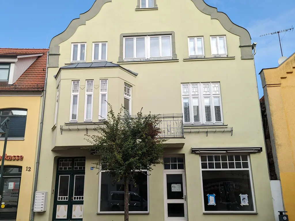 Luxuriöse 4-Zimmerwohnung in Bad Sülze (Zentrum) zu vermieten