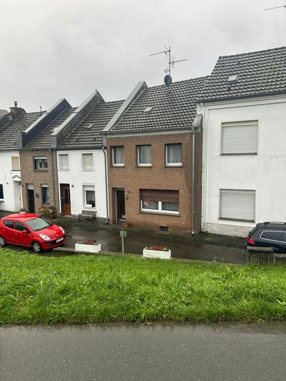 https://pictures.immobilienscout24.de/listings/019be066-ae8b-4ddd-a67b-55f2942feecf-1863128715.jpg/ORIG/resize/540x540%3E/format/jpg/quality/80