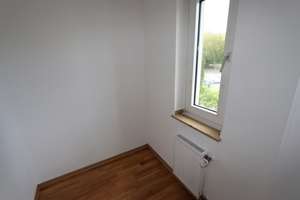 + Bilk / Flehe + 4-Zimmer-Wohnung + ca. 109 m² Wohnfläche + renoviert + 1. OG + im 3-Familienhaus + – Die vollständige Adresse der Immobilie erhältst du vom Anbieter., 40223 Bilk, Düsseldorf – Vorschaubild 7