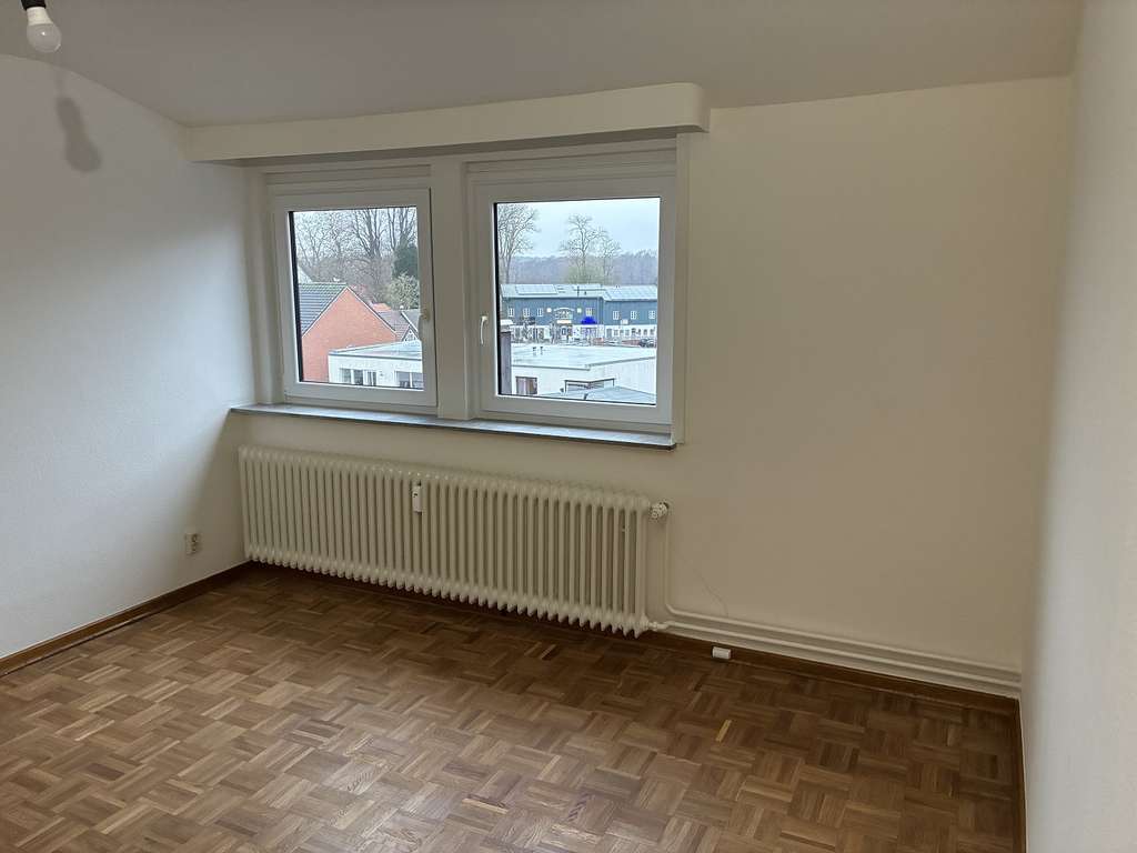 Immobilie in Glücksburg - Charmante 3-Zimmer Dachgeschosswohnung in Glücksburg (Ostsee) - Balkon - Garage - Bild 1