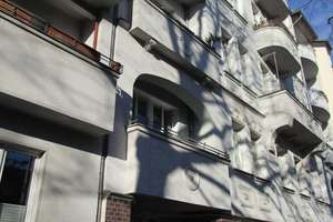 2-Zimmer-Wohnung in stilvollem Berliner Altbau in Charlottenburg