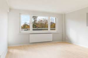 Helle 2,5-Zimmer Wohnung mit Balkon im 2. OG in Lichterfelde (Steglitz) – Grabenstraße 2A, 12209 Lichterfelde, Berlin – Vorschaubild 1