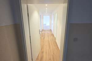 Erstbezug nach Sanierung: helle, ruhige 2-Zimmer Wohnung mit Balkon, in Schwabing - Alte Heide – Garchinger Str. 26, 80805 Alte Heide-Hirschau, München – Vorschaubild 1