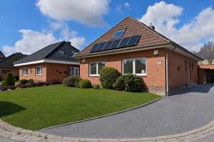 Hochwertig saniertes EFH in zentrumsnaher Sackgassenlage in Heide, schöner Garten mit Terrasse 