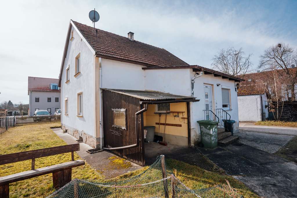 Immobilie in Nittenau - Einfamilienhaus in Nittenau – Ihre Chance zur individuellen Gestaltung! - Bild 1