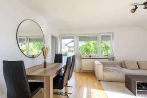 Moderne 2 Zimmer-Wohnung mit Küche und Stellplatz