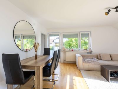 Moderne 2 Zimmer-Wohnung mit Küche und Stellplatz