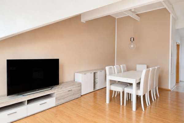 Eigentumswohnung  2 ZKB im DG mit  Balkon, EBK und Garage -NDH Oberstadt  -zu verkaufen !
