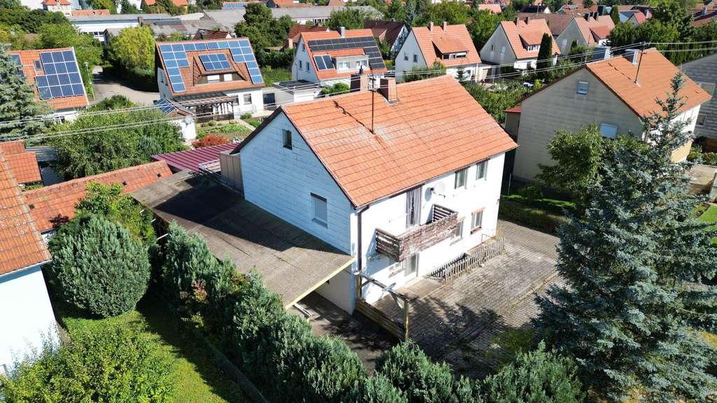 Immobilie in Schrozberg - Zweifamilienhaus mit attraktivem Grundstück - Bild 1