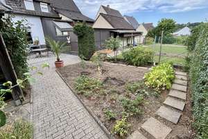 Gemütliche Doppelhaushälfte mit schöner Terrasse und Kamin – Die vollständige Adresse der Immobilie erhältst du vom Anbieter., 74177 Bad Friedrichshall – Vorschaubild 1