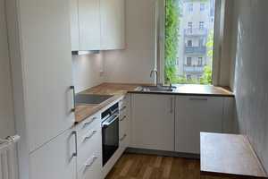 modern ausgestattete 3 Zimmerwohnung mit Einbauküche in Gohlis – Etkar-André-Str. 17, 4157 Leipzig – Vorschaubild 1