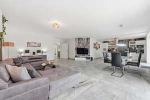 Exklusive Erdgeschosswohnung mit eigenem Garten, Terrasse & Garage in Kerpen-Buir