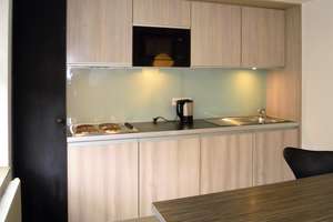 Möbliertes Maisonette Apartment  in stilvollem Ambiente in der Düsseldorfer Innenstadt – Stephanienstr. 6, 40211 Stadtmitte, Düsseldorf – Vorschaubild 2