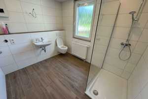Zweifamilienhaus, Doppelgarage, großer Garten, frisch modernisiert, in Schiffweiler zum besten Preis – Neunkirchen (Kreis) – Vorschaubild 2