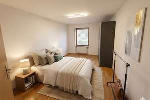 Charmante schöne 2-Zimmer Wohnung mit Gemeinschaftsgarten in begehrter Lage in Trudering – Die vollständige Adresse der Immobilie erhältst du vom Anbieter., 81825 Gartenstadt Trudering, München – Vorschaubild 4