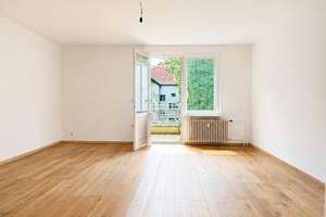 Helle und Bezugsfreie 3-Zimmer-Eigentumswohnung mit Balkon – Kamminer Str. -, 10589 Charlottenburg, Berlin – Vorschaubild 3