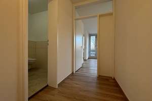 Provisionsfrei und Denkmal: Frisch renovierte  Wohnung am Olympia-Einkaufszentrum – Die vollständige Adresse der Immobilie erhältst du vom Anbieter., 80993 Alt-Moosach, München – Vorschaubild 4