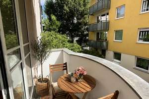 Maxvorstadt Top-Lage: Helles Apartment mit EBK, Balkon, Parkett & TG-Stellplatz
