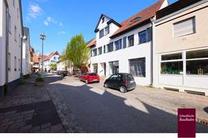 Attraktives geschmackvoll renoviertes solide vermietetes MFH am historischen Marktplatz in Leonberg – Zwerchstraße 6, 71229 Leonberg – Vorschaubild 3