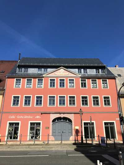 Großzügige 2-Raum-Wohnung mit Fahrstuhl in zentraler Lage