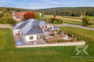 *Neuwertige Villa mit Weitblick, 9 Zimmern, Toplage und luxuriöser Ausstattung in Kümmersbruck* – Die vollständige Adresse der Immobilie erhältst du vom Anbieter., 92245 Kümmersbruck – Vorschaubild 2