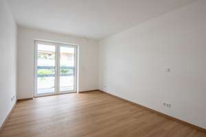 Erstbezug  Sept.: Attraktive 2-Zimmer-Wohnung mit großem Balkon, Tageslicht-Badezimmer und Parkett – Marbachstraße 12b, 81369 Mittersendling, München – Vorschaubild 4