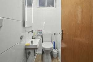 Charmantes Wohnen auf zwei Einheiten – ein Zuhause mit Wintergarten, Kaminofen & zwei Gärten – Die vollständige Adresse der Immobilie erhältst du vom Anbieter., 73066 Uhingen – Vorschaubild 9
