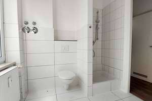 Karlstraße: Appartement mit EBK im ruhigen Hinterhaus - Parkplatz möglich – Karlstraße 36, 65185 Mitte, Wiesbaden – Vorschaubild 3