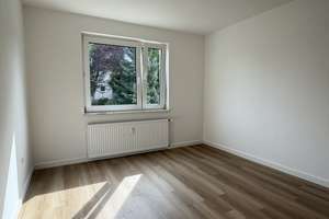 Frisch renovierte 2-Zimmer-Wohnung mit Küche + Balkon in Köln-Wahnheide, bezugsfrei ab sofort – Neue Heide 5, 51147 Wahnheide, Köln – Vorschaubild 2