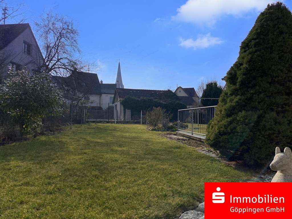 Immobilie in Donzdorf - Zentral gelegenes Doppelhaus mit großem Garten und viel Platz für die ganze Familie! - Bild 0