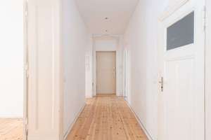 Großzügige 4-Zimmer-Wohnung mit Balkon - vermietete Kapitalanlage im Altbau – Brauhofstraße 16, 10587 Charlottenburg, Berlin – Vorschaubild 3