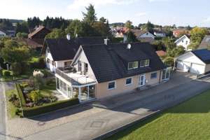 --- GELEGENHEIT ---
2-FAM.HAUS / 2x ETW mit GARTEN/GARAGEN+PV-ANLAGE - DIREKT am ORTSRAND!
LENG... – Die vollständige Adresse der Immobilie erhältst du vom Anbieter., 86932 Pürgen – Vorschaubild 1