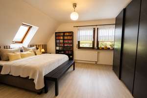 Top gepflegtes Einfamilienhaus mit Doppelcarport, Pool und Photovoltaikanlage – Die vollständige Adresse der Immobilie erhältst du vom Anbieter., 12683 Biesdorf, Berlin – Vorschaubild 12