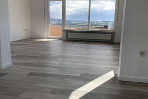 4 Zimmer Wohnung mit Balkon in ruhiger Wohnlage 