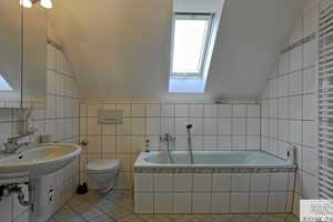 Familienfreundliches Reihenmittelhaus mit Garten und Balkon in Düsseldorf-Hassels – Düsseldorf – Vorschaubild 27