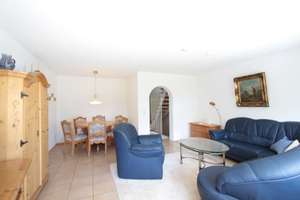 Sonniges Reihenhaus in absolut ruhiger Lage in Puchheim, 5 Zimmer+ Bad+ 2 WCs + Südbalkon+ Südgarten – 82178 Puchheim – Vorschaubild 3