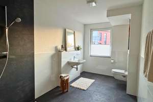 Großzügige 2-Zimmer-Neubauwohnung im Erdgeschoss mit Terrasse und eindrucksvollem Raumgefühl auf  – Die vollständige Adresse der Immobilie erhältst du vom Anbieter., 38226 Lebenstedt, Salzgitter – Vorschaubild 2