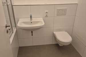 Helle großzügige 2-Zimmer-Wohnung mit Balkon – München – Vorschaubild 4