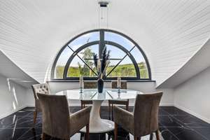 Erstklassige Villa mit Pool, Sauna und weitläufigem Garten – ein Zuhause ohne Kompromisse – Die vollständige Adresse der Immobilie erhältst du vom Anbieter., 65232 Taunusstein – Vorschaubild 1
