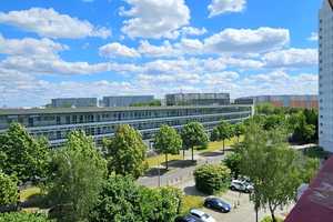 Hauptstadtmaler-Bezugsfreie Wohnung mit Ausblick in guter Lage – Berlin – Vorschaubild 1