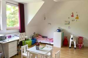 Doppelhaushälfte, großzügig, sonnig mit Kamin und Carport in Hamburg Volksdorf zu Verkaufen! – Die vollständige Adresse der Immobilie erhältst du vom Anbieter., 22359 Volksdorf, Hamburg – Vorschaubild 13