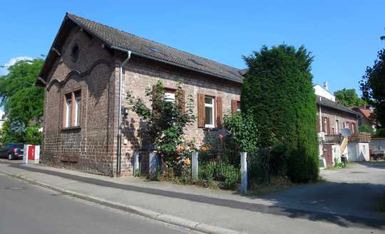 MFH mit 6 Wohnungen oder Baugrundstück